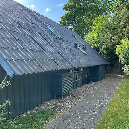 With Annexe Near Dom wakacyjny *