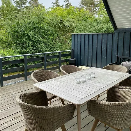 Dom wakacyjny With Annexe Near