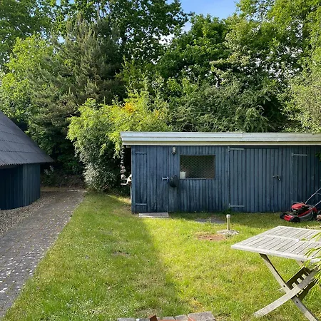 Dom wakacyjny With Annexe Near